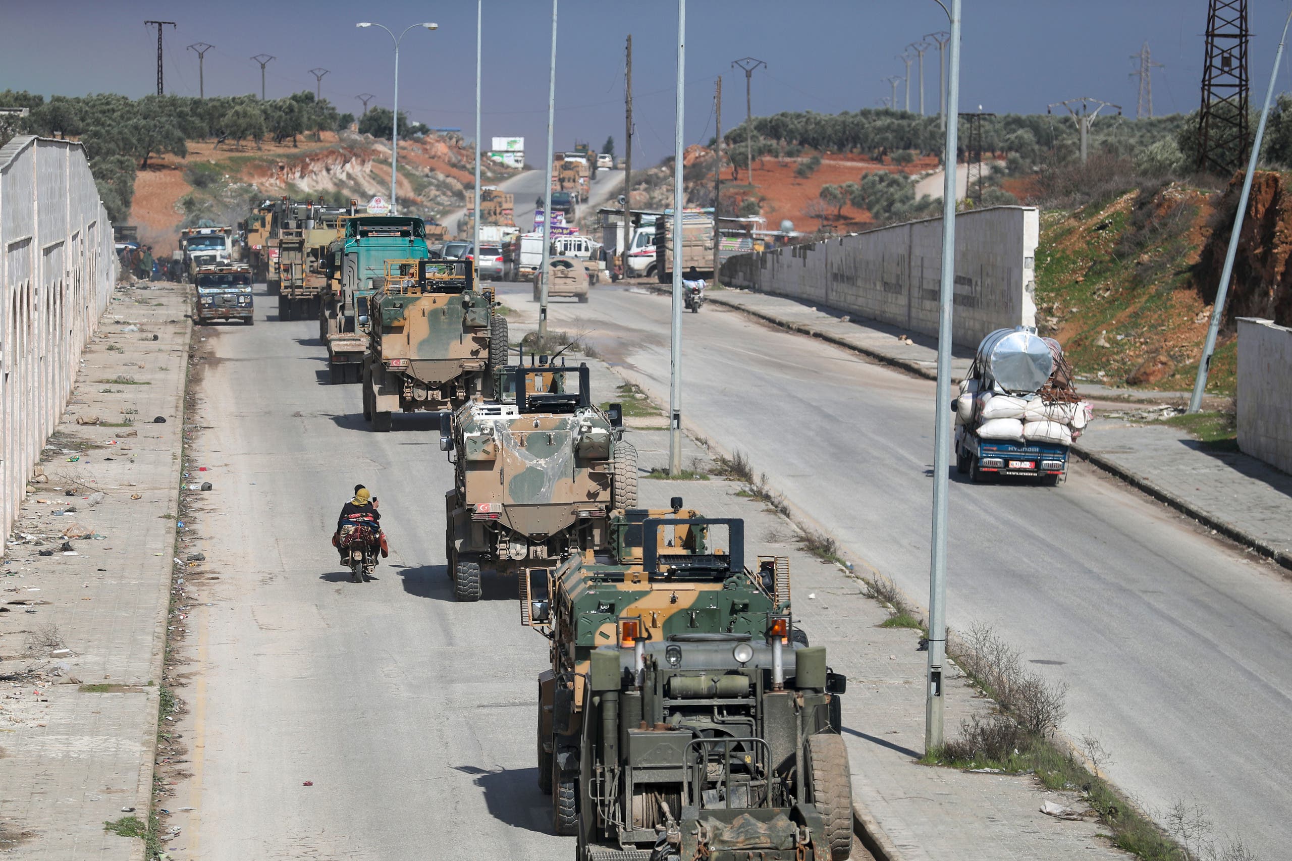 تعزيزات تركية إلى إدلب 