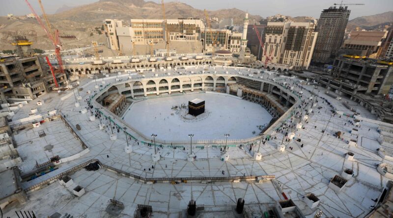 empty Kaaba Grand Mosque