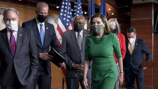 Nancy Pelosi and other Democrats after the vote on the Corona aid package |  AP