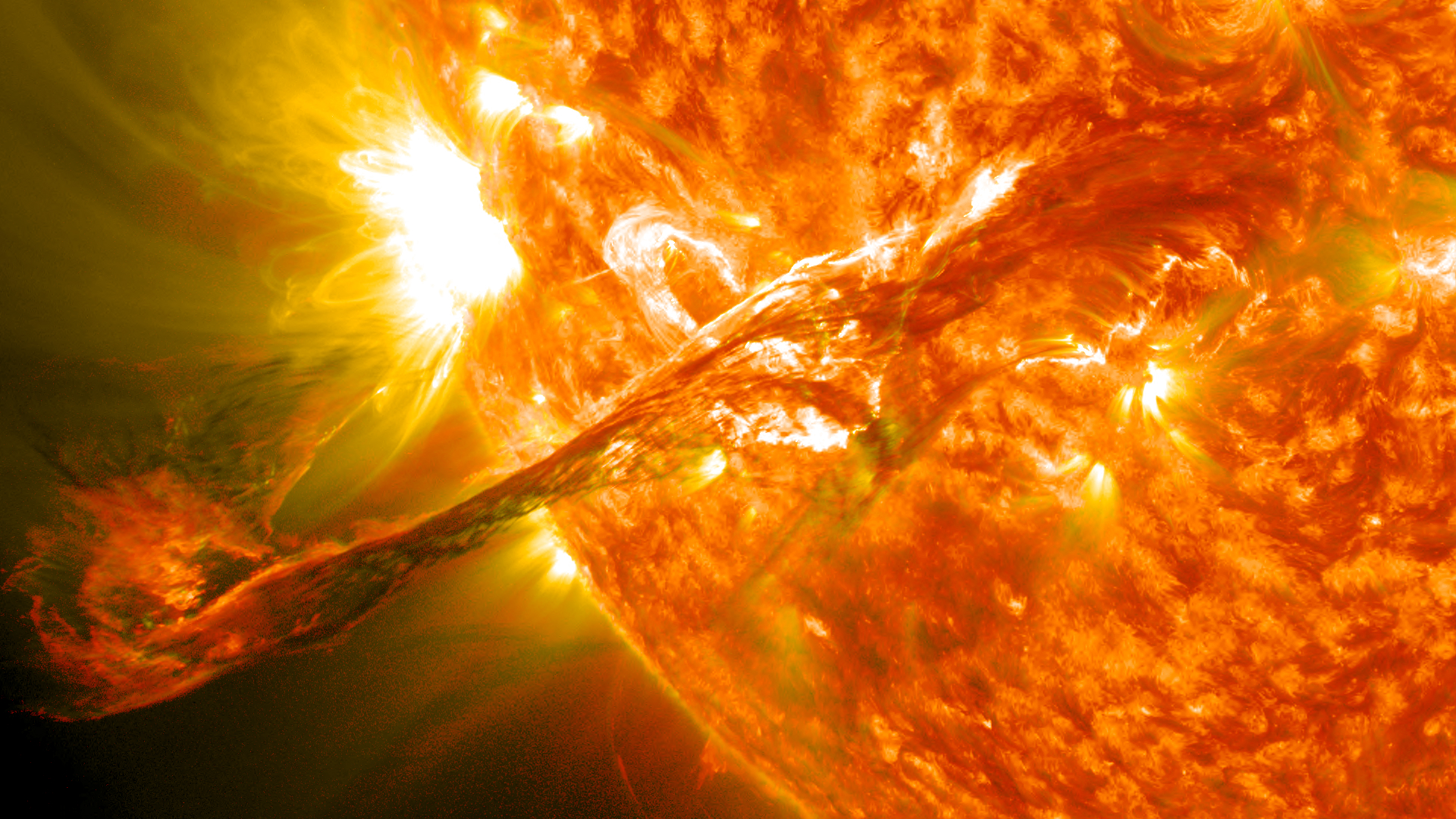 File:Magnificent CME Erupts on the Sun - August 31.jpg - Wikipedia