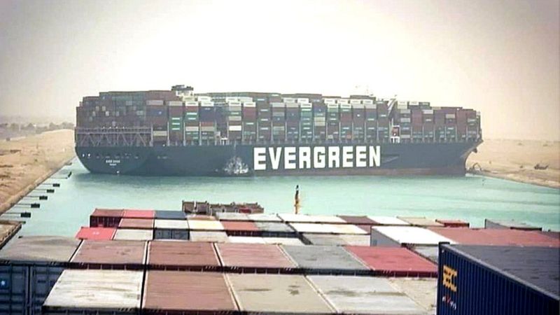 كيف أغلقت سفينة الحاويات العملاقة &quot;إيفر غيفن&quot; قناة السويس وما أبرز ردود  الفعل العالمية؟