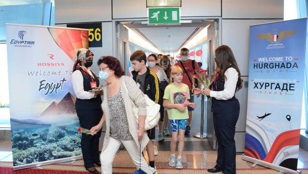 תיירים רוסים מגיעים לשדה התעופה הורגאדה