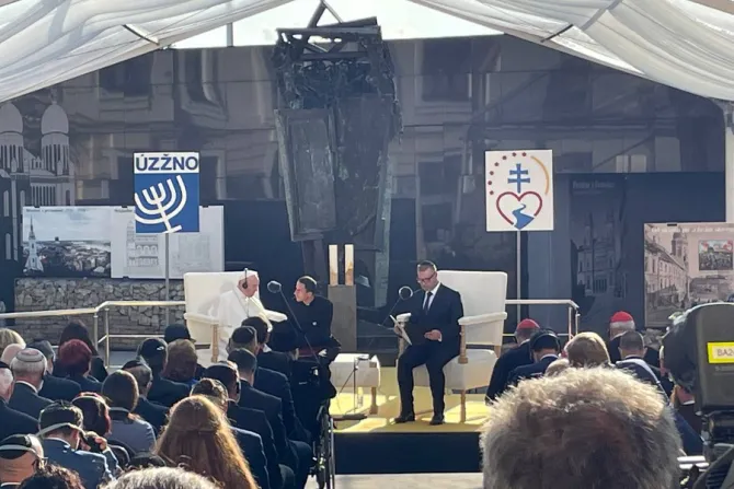 Pope Francis to Slovakia&#39;s Jewish community: &#39;Your sufferings are our sufferings&#39;