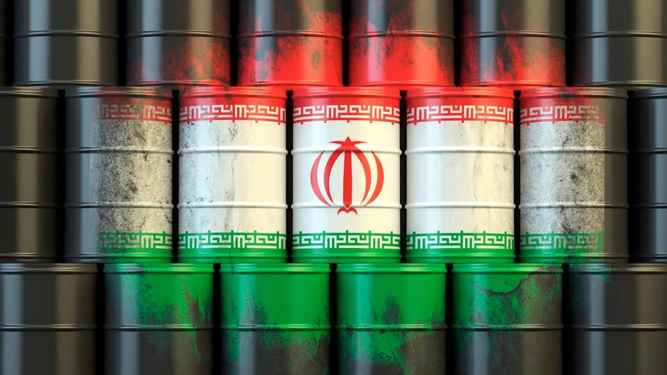 إنتاج إيران النفطي يهبط في أبريل لأدنى مستوى في الألفية الجديدة