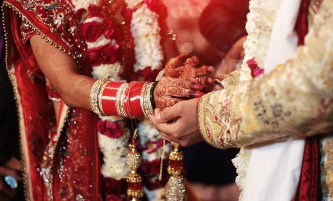في الهند.. عريس يترك عروسه يوم زفافهما بسبب ما لاحظه أثناء تناولهما الطعام! watanserb.com