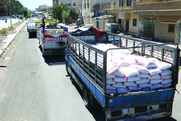 صحيفة أخبار اليوم- المساعدات الإنسانية.. غطاء المنظمات الأممية لدعم الحوثيين