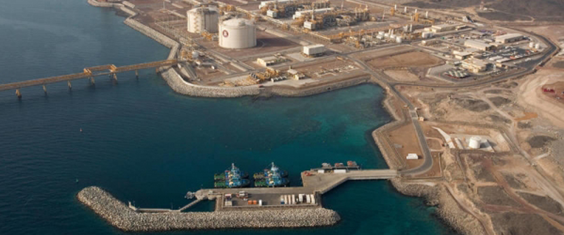 وكالة: عصابة في الشرعة تستخدم ميناء قنا بشبوة لتهريب النفط الايراني  للحوثيين - الحديدة لايف
