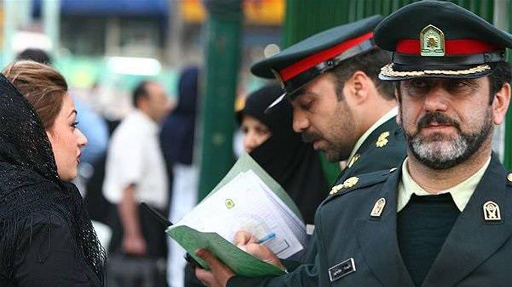 إثر الاحتجاجات الشعبية.. إيران تتخذ اجراءً جديداً بشأن "شرطة الأخلاق"
