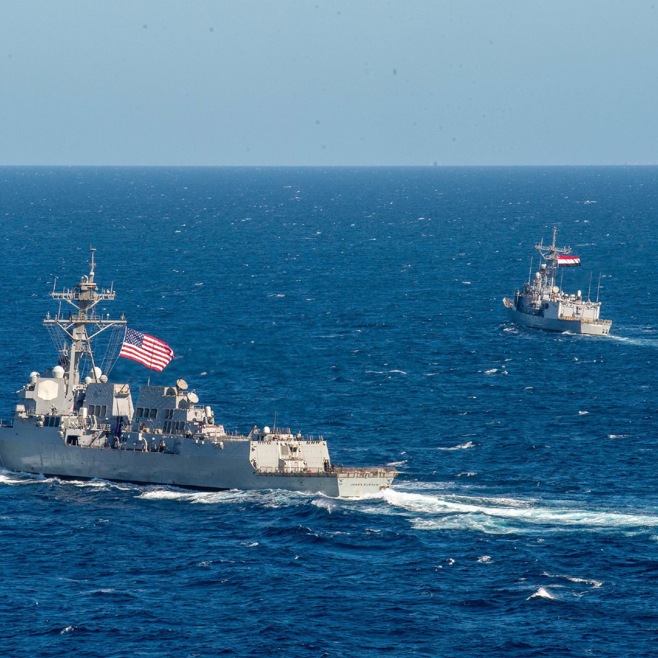 הצי האמריקני הודיע ​​יותר מפעם אחת כי יירט ספינה איראנית הנושאת נשק עבור החות'ים