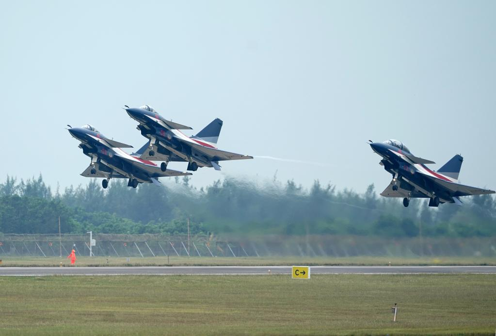 القوات الجوية الصينية تعرض طائرات جديدة في معرض الطيران الصيني القادم في  تشوهاي