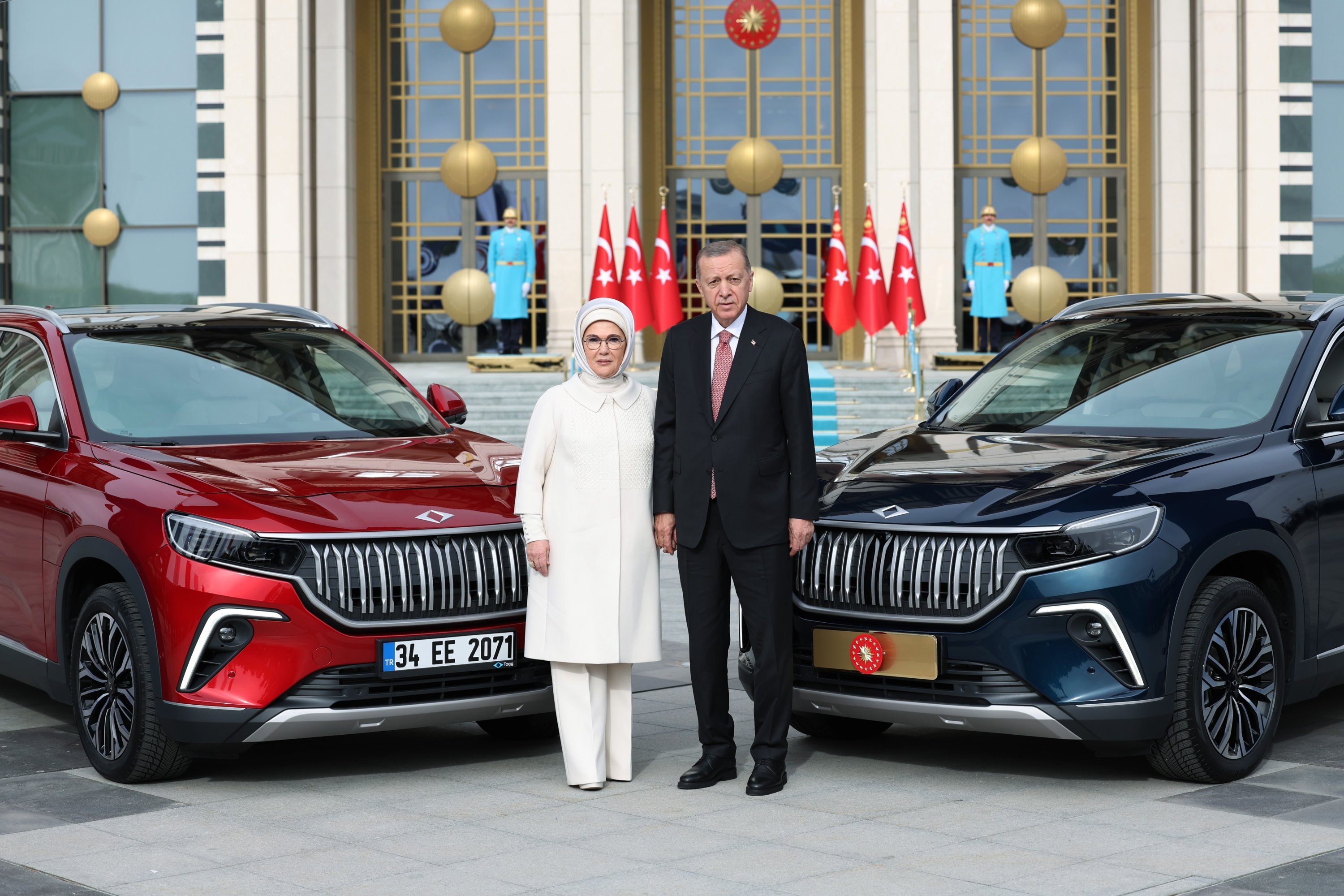 President Erdoğan officially becomes 1st owner of Türkiye's Togg car | Daily Sabah