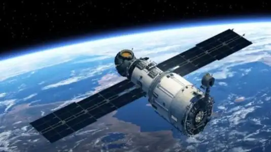 מצרים שיגרה  לוויין בעל יכולות צבאיות – "SPNEX"