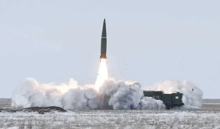 כלי תקשורת איראניים: רוסיה סיפקה לאיראן מערכות טילי איסקנדר המסוגלים לשאת ראשי נפץ גרעיניים