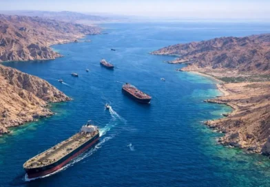 סואץ מול הורמוז: למה על אחד משלמים ועל השני נלחמים?