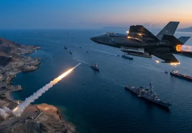 איראן שגרה טיל לעבר F-35 אמריקאי; פנטגון שוקל תקיפות מנע במצר הורמוז