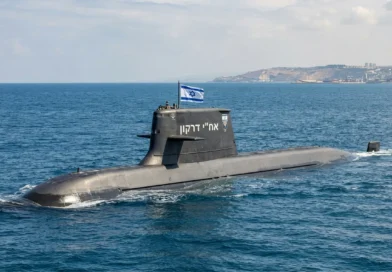 אמצעי הלחימה היקר והמתקדם ביותר של צה"ל, הצוללת אח"י 'דרקון' ,נמצאת בדרכה מגרמניה לישראל . רקע ומשמעות